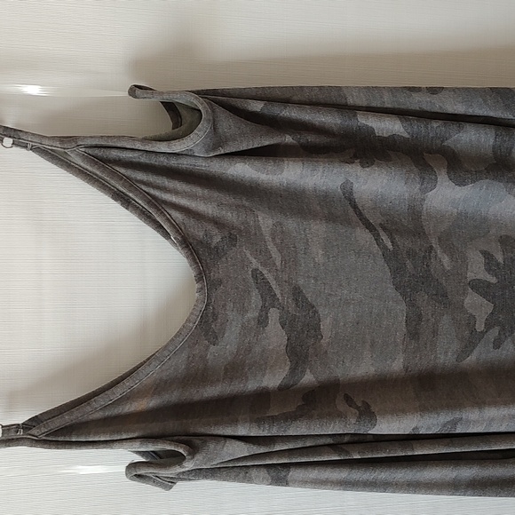 🔥🔥SALE🔥🔥NWT - Plus Size Women's Heather Gray Camouflage Print Dress - Picture 4 of 5